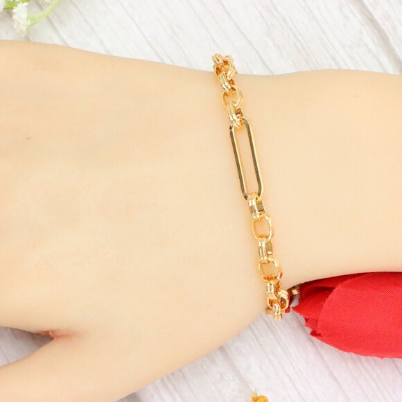 "Trendy Handmade Bracelet – A Thoughtful Gift for Girls & Women | UNVRC1512 - Picture 9 of 10